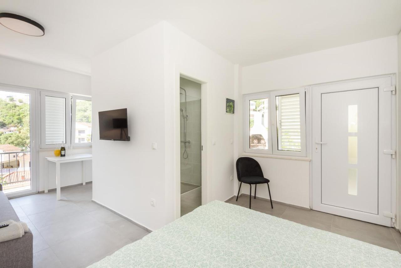 Family House Grey Appartement Duboka Buitenkant foto