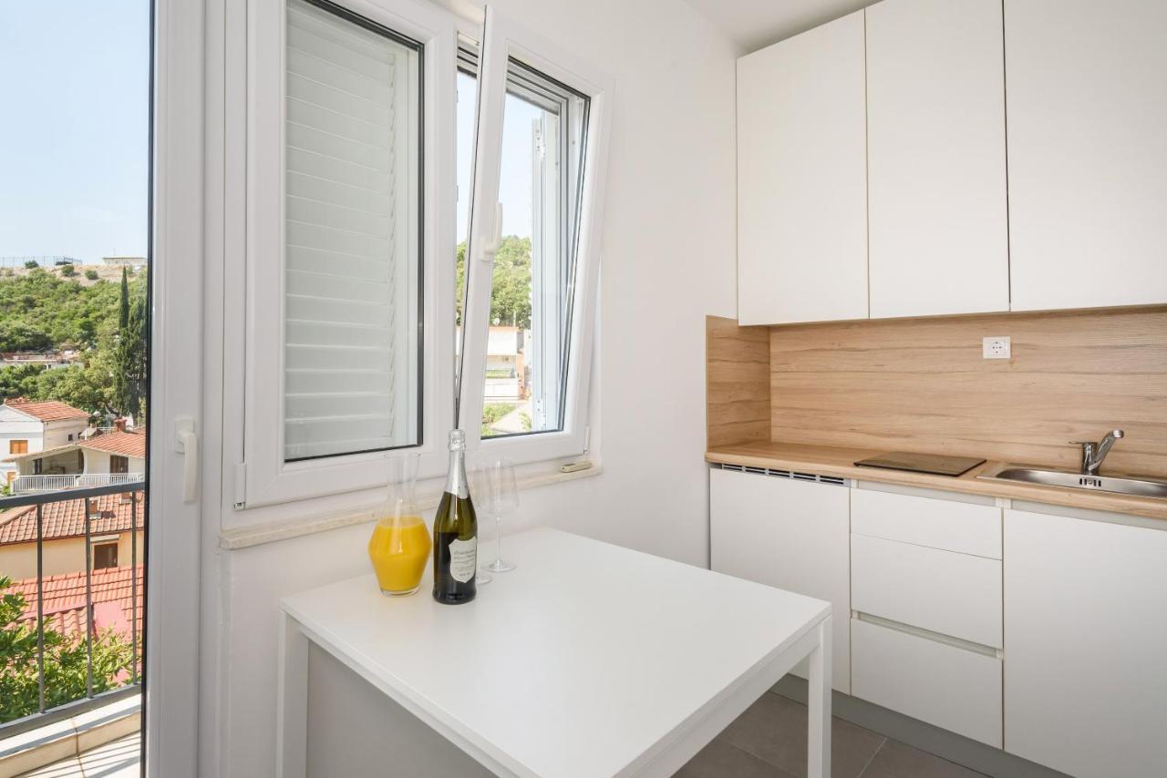 Family House Grey Appartement Duboka Buitenkant foto