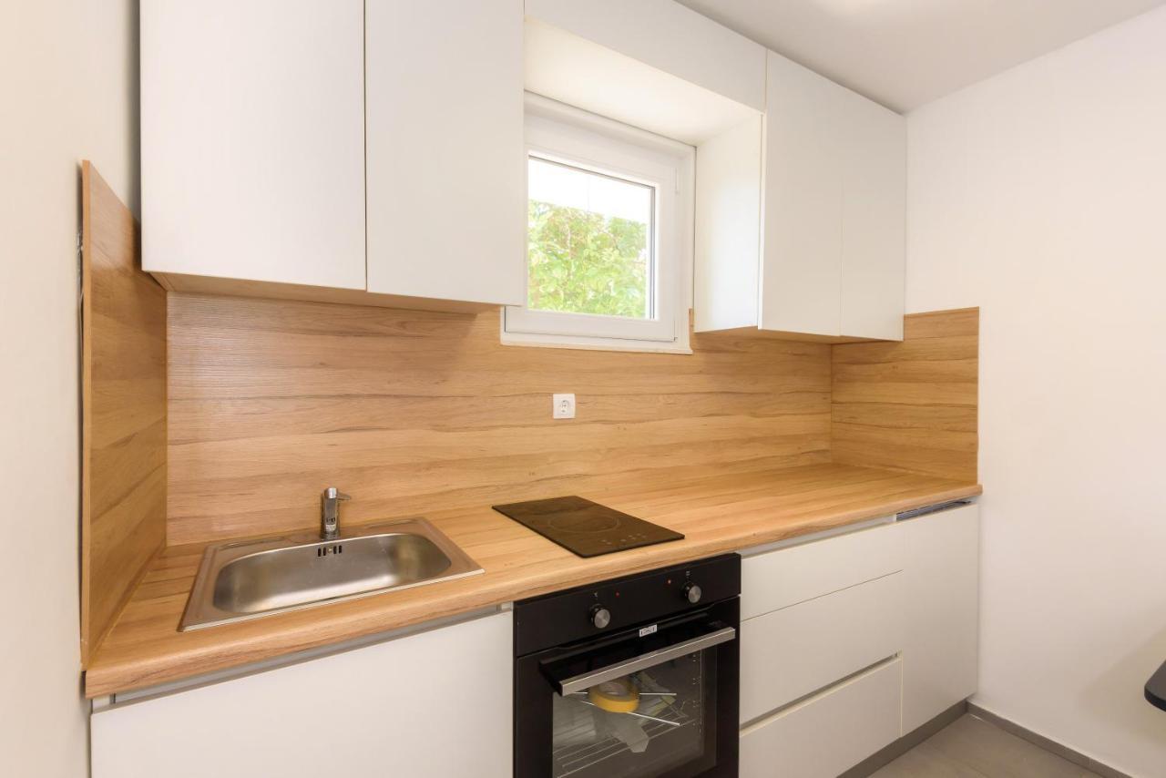 Family House Grey Appartement Duboka Buitenkant foto