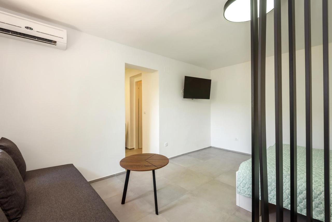 Family House Grey Appartement Duboka Buitenkant foto