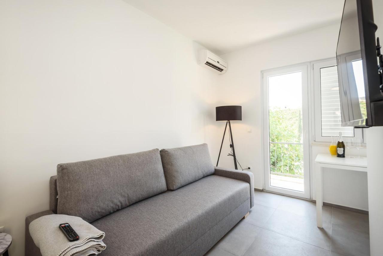 Family House Grey Appartement Duboka Buitenkant foto